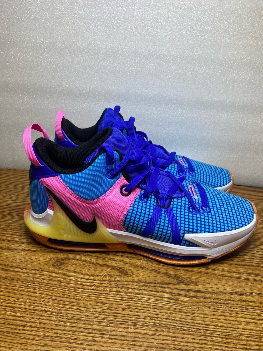 Nike LeBron Witness 7 Hyper Royal Pink DM1123-400 Basketball Shoes Mens size 13